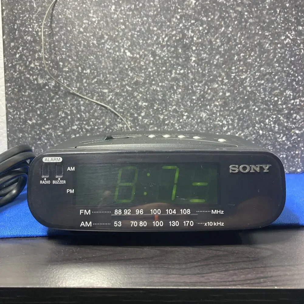 SONY ICF-C212 Dream Machine FM/AM LED Alarm Clock Radio Snooze Battery Backup